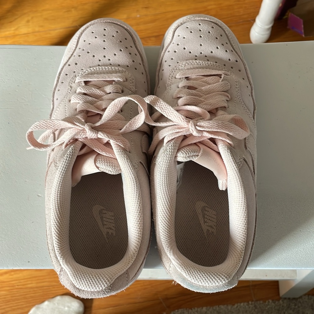 Pink Nike Lo Court - Picture 4 of 4